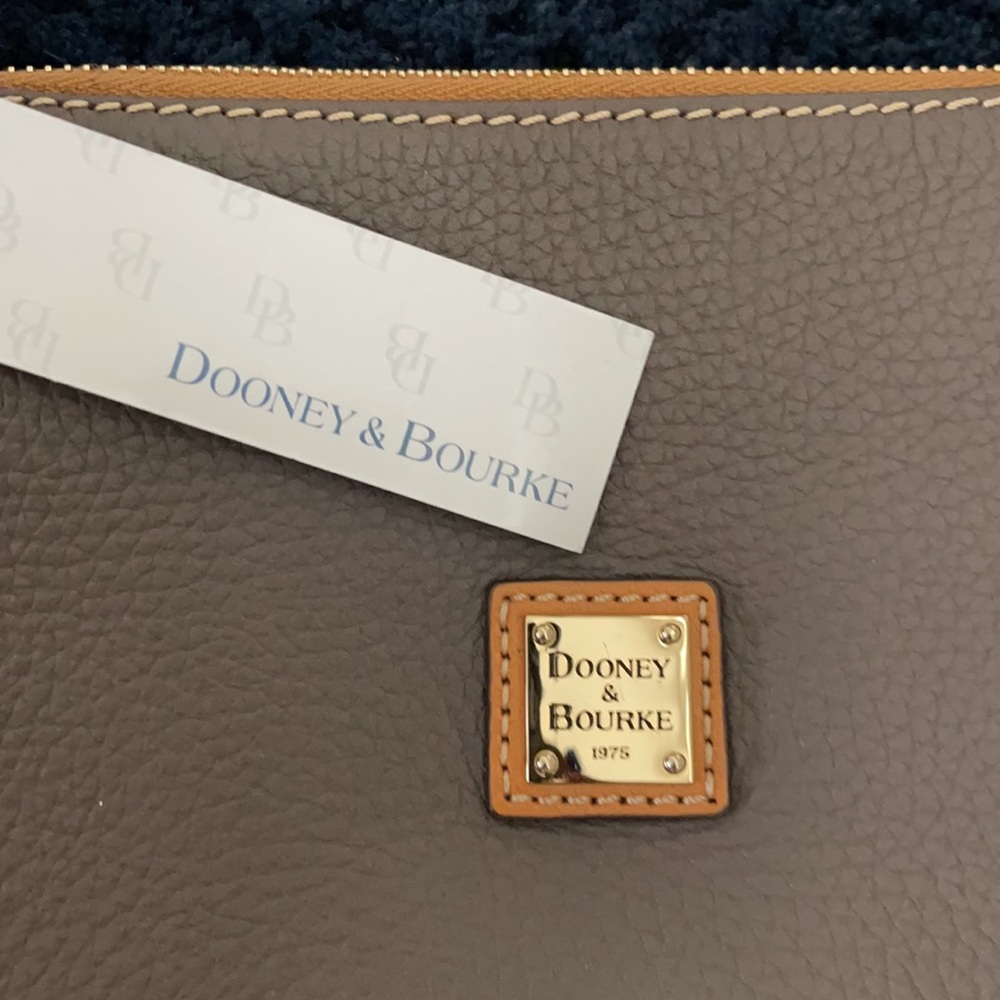 Dooney and Bourke Purse (Brand New with Tags) - Picture 2 of 3